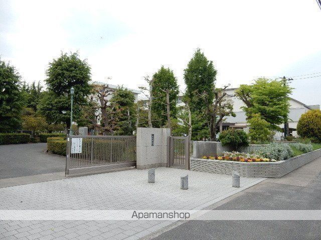 中学校　岡山市立岡北中学校（中学校）まで1167m