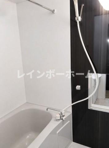 バス・シャワールーム　落ち着いた空間のお風呂です