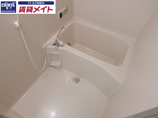 バス・シャワールーム　同建物別部屋の写真です。