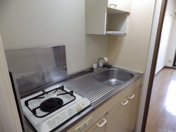 キッチン　※写真は同じマンションの違う部屋のものになります。