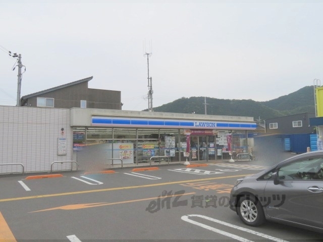 コンビニ　ローソン綾部高東分校前店（コンビニ）まで300m