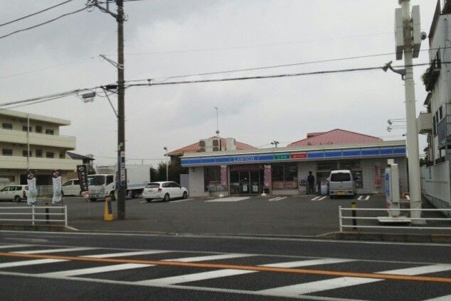 コンビニ　ローソン（コンビニ）まで570m