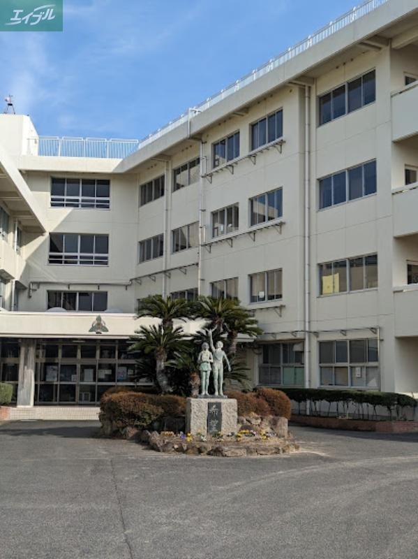 小学校　岡山市立旭竜小学校（小学校）まで926m