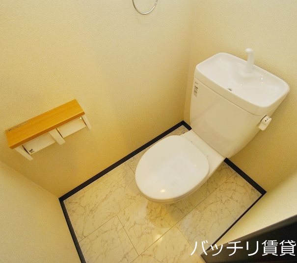 トイレ　類似写真使用のため、現状を優先致します。