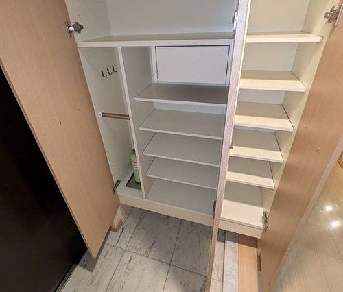 玄関　玄関、下駄箱