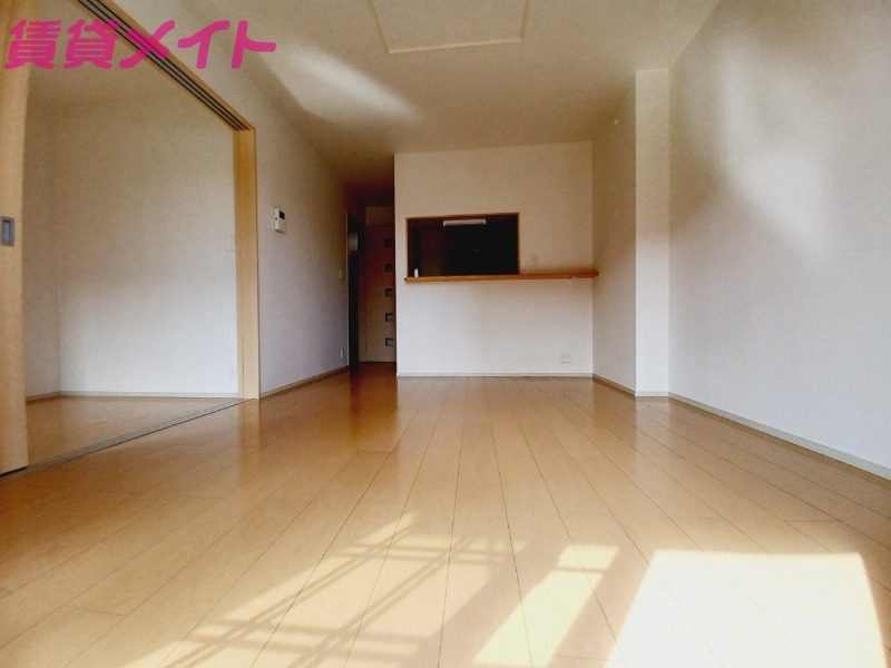 居室・リビング　反転タイプ参考写真