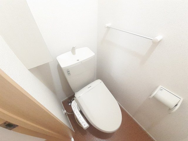 トイレ　清潔感のあるトイレです