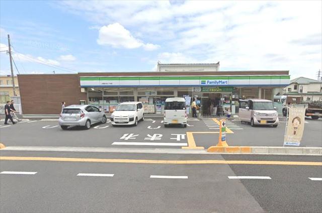 コンビニ　ファミリーマート（コンビニ）まで411m