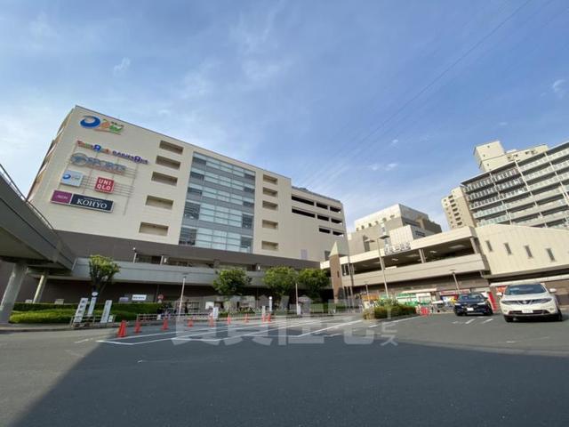 スーパー　デュー阪急山田（スーパー）まで576m