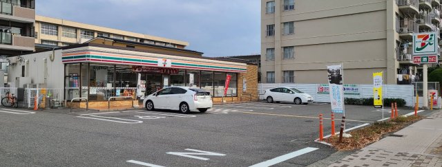 コンビニ　セブン-イレブン 尼崎南武庫之荘４丁目店（コンビニ）まで258m