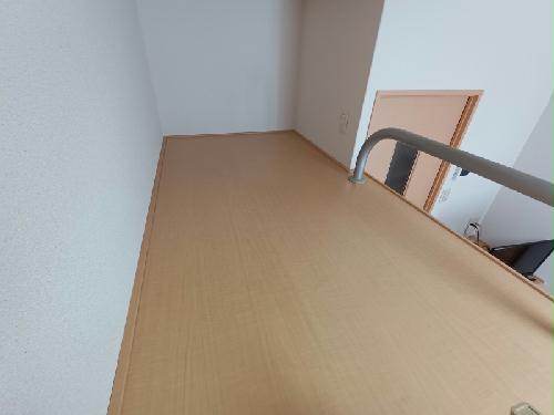 その他　収納上部はベッドスペースです。