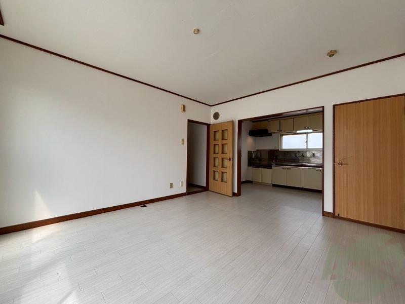 居室・リビング　広くてキレイなお部屋が広がっていて、充実した生活が送れそう。