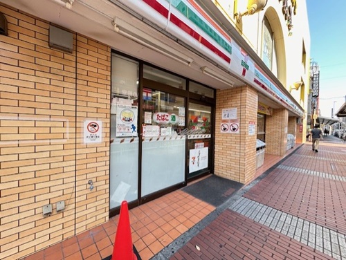 コンビニ　セブンイレブン 横浜イセザキモール店（コンビニ）まで168m