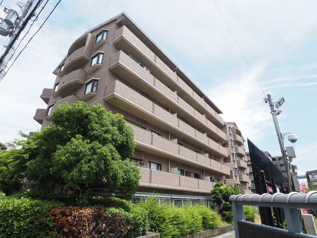 建物外観　落ち着いた雰囲気の外観です