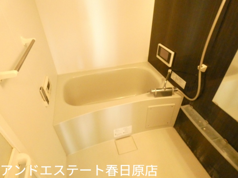 バス・シャワールーム　追い焚き機能付きのお風呂です