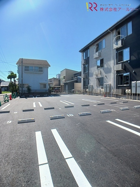 駐車場　敷地内駐車場