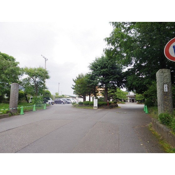 小学校　小諸市立東小学校（小学校）まで1889m