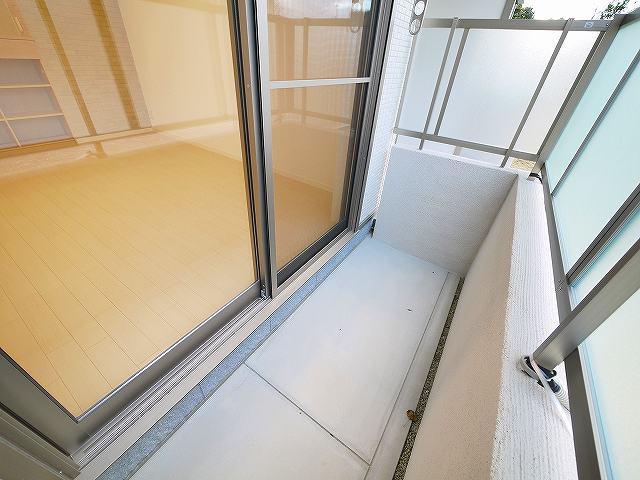 バルコニー　お洗濯にも便利なバルコニー付き