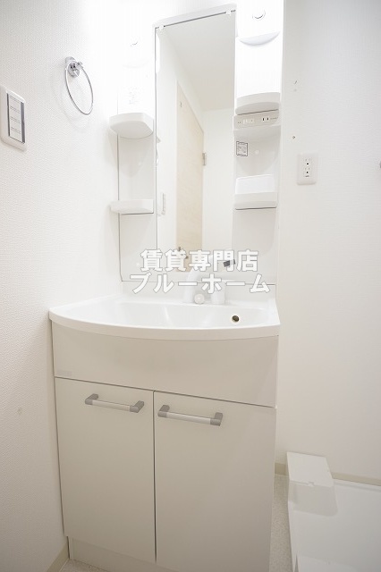 洗面設備　嬉しい独立洗面台！