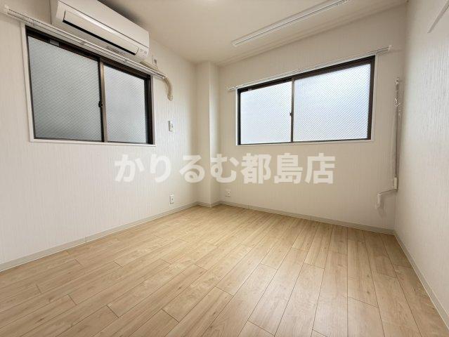 岩川マンションの居間写真