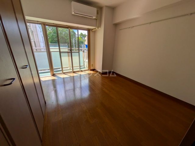 サンライズ八咲の居間写真