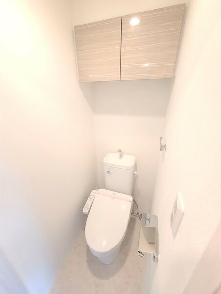 地下鉄鶴舞線 大須観音駅 徒歩5分 10階建 築5年のトイレ写真