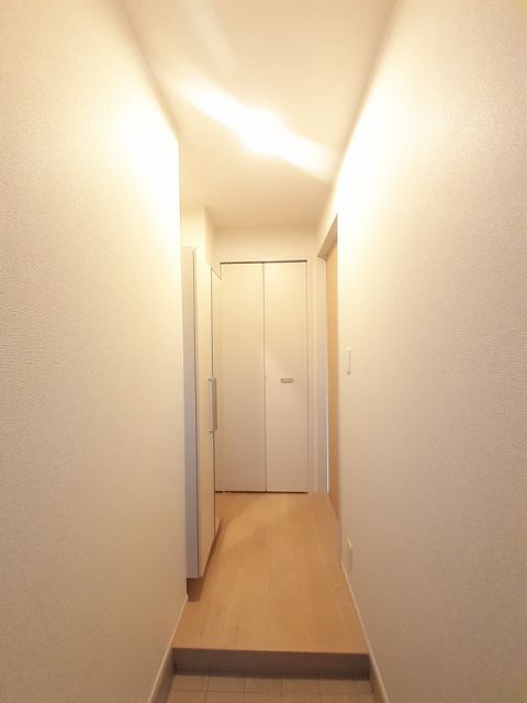 ニシキレーベンIの玄関写真