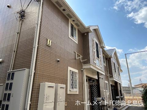 ＪＲ高徳線 徳島駅 バス乗車時間：15分 最寄りバス停で下車 徒歩7分 築25年