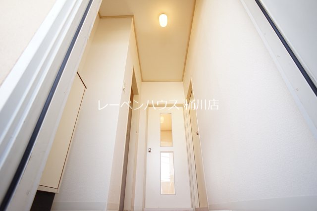 玄関　レーベンハウス桶川店へ　048-787-5511