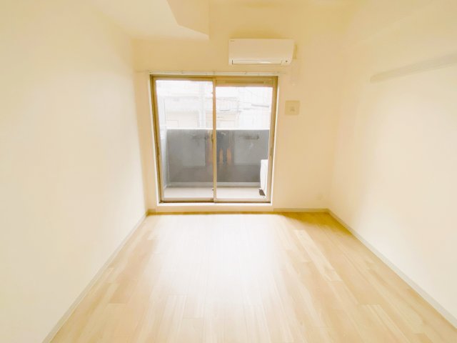 プレサンス玉造駅前の居間写真