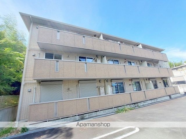 ＪＲ東海道本線 浜松駅 バス乗車時間：22分 最寄りバス停で下車 徒歩4分 築17年