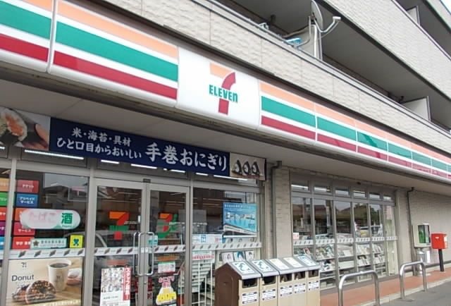 コンビニ　セブンイレブン（コンビニ）まで440m