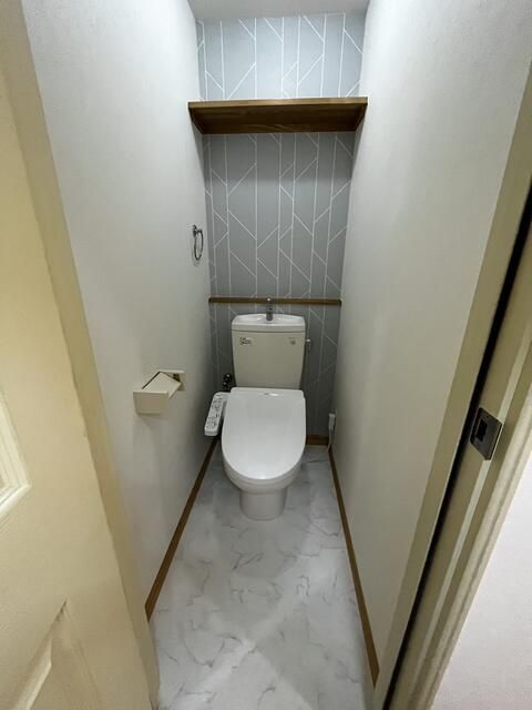 都営三田線 千石駅 徒歩9分 3階建 築24年のトイレ写真