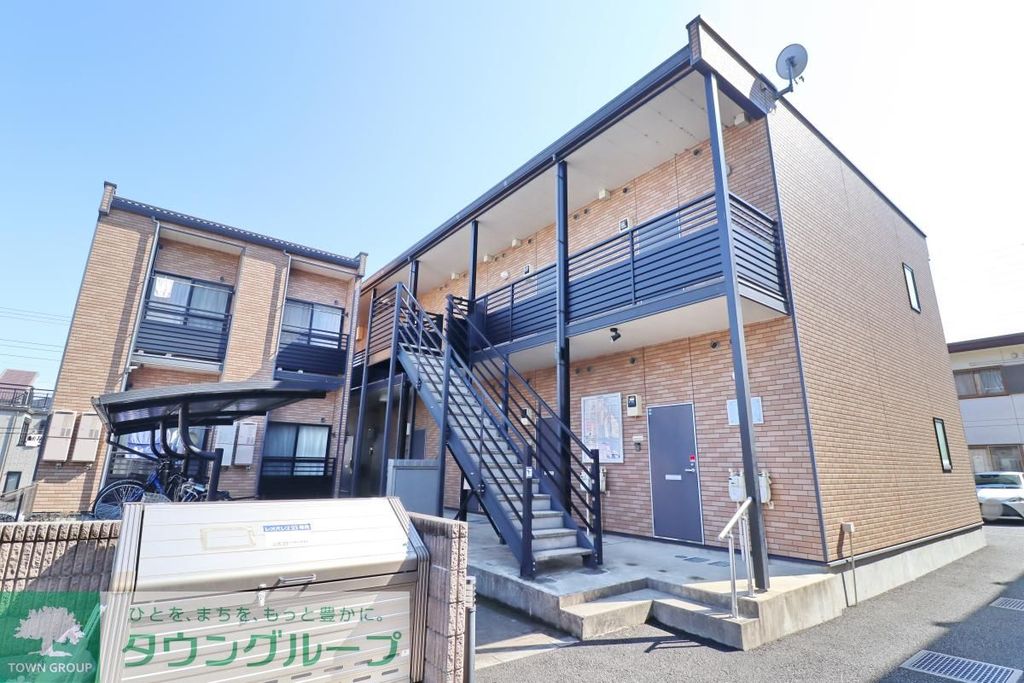 小田急江ノ島線 湘南台駅 バス乗車時間：11分 最寄りバス停で下車 徒歩3分 築15年
