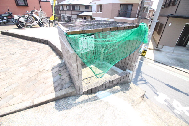 その他共有部分　敷地内ゴミ捨て場あり