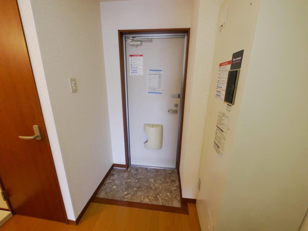 全健ハイム小松島の玄関写真
