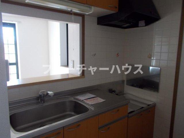 キッチン　コンパクトなキッチンで掃除もラクラク