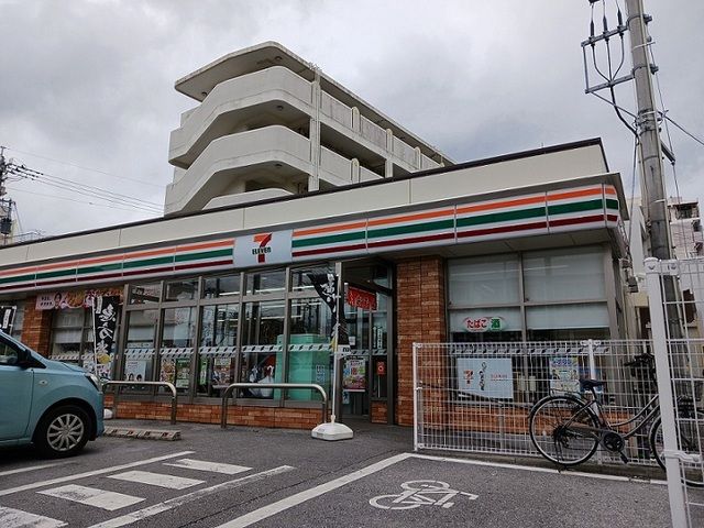 コンビニ　セブンイレブン那覇楚辺店（コンビニ）まで70m