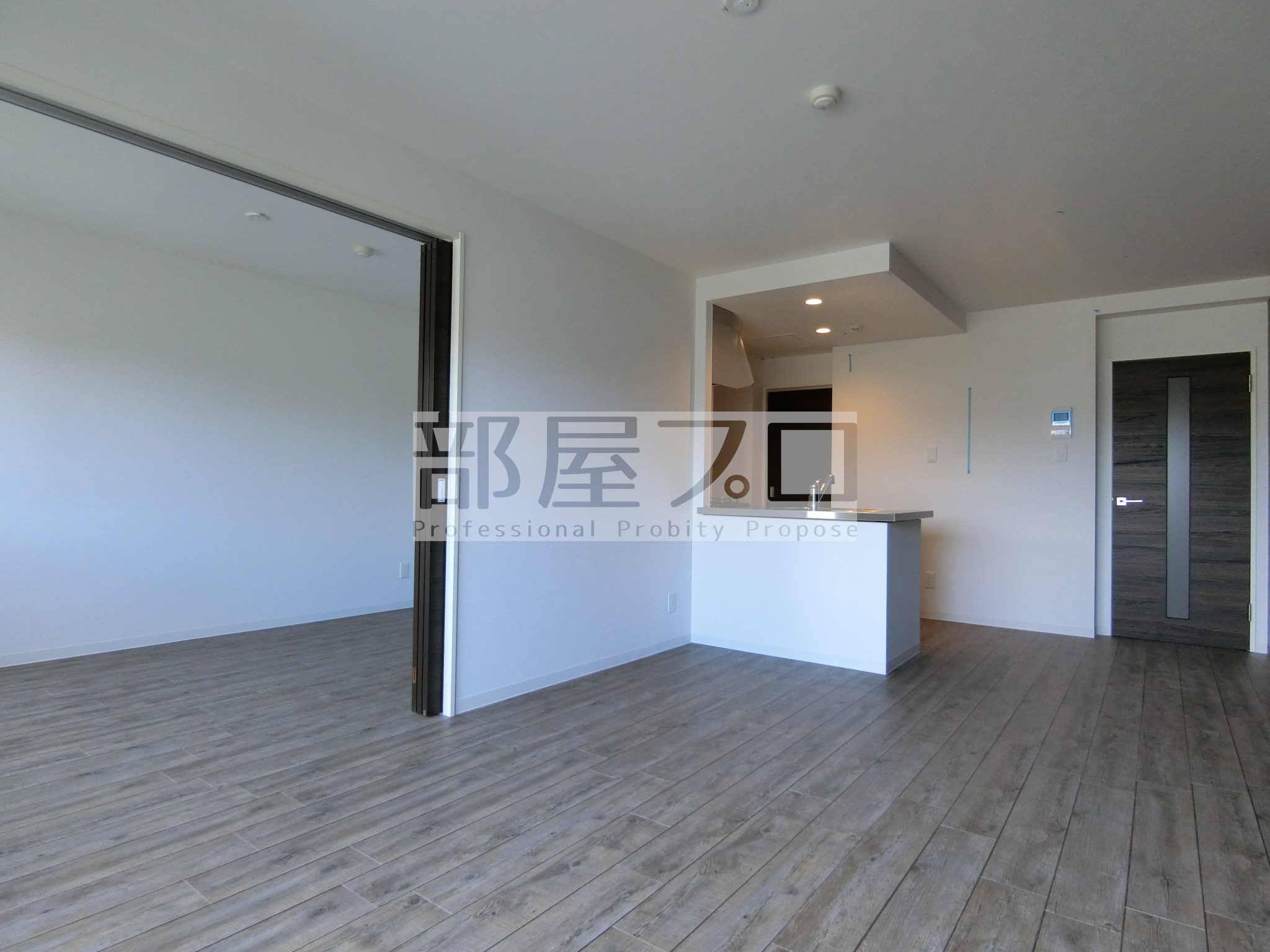 地下鉄南北線 中島公園駅 徒歩12分 5階建 築9年の居間写真