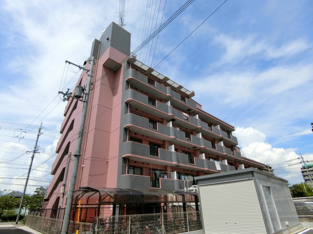 建物外観　日当り良好の南向き