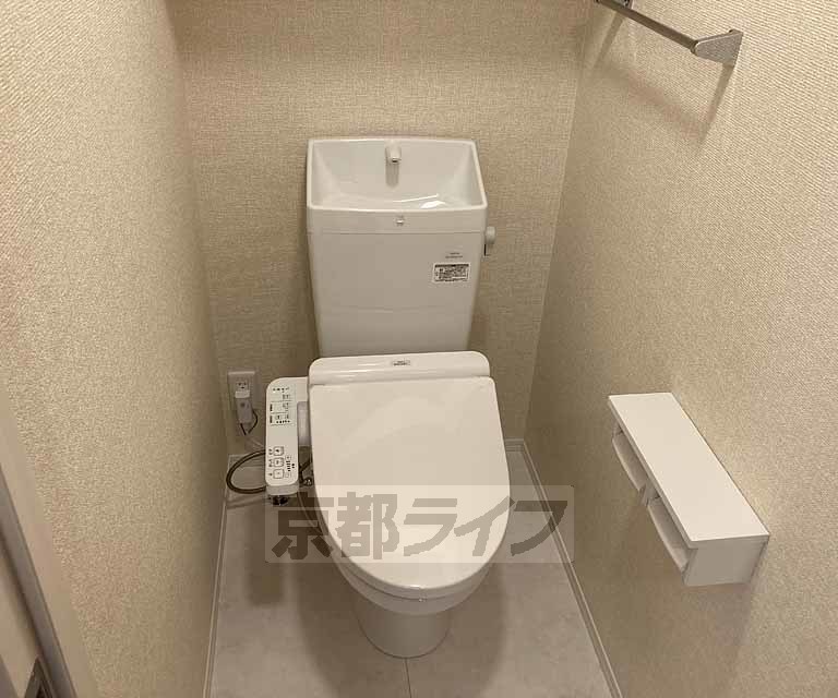 トイレ　ウォシュレット付・