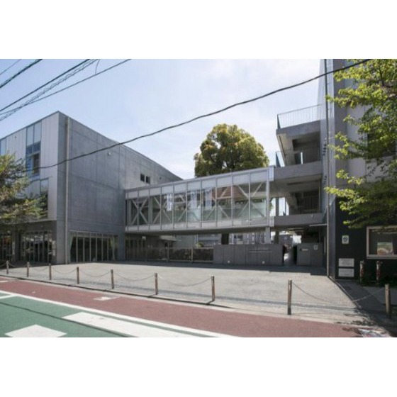 小学校　世田谷区立松沢小学校（小学校）まで748m
