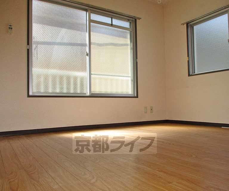 メゾン菱風の居間写真