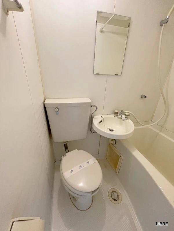 阪神電鉄阪神なんば線 千鳥橋駅 徒歩10分 8階建 築39年のトイレ写真