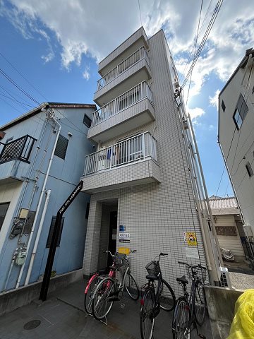 建物外観　落ち着いた雰囲気の外観です