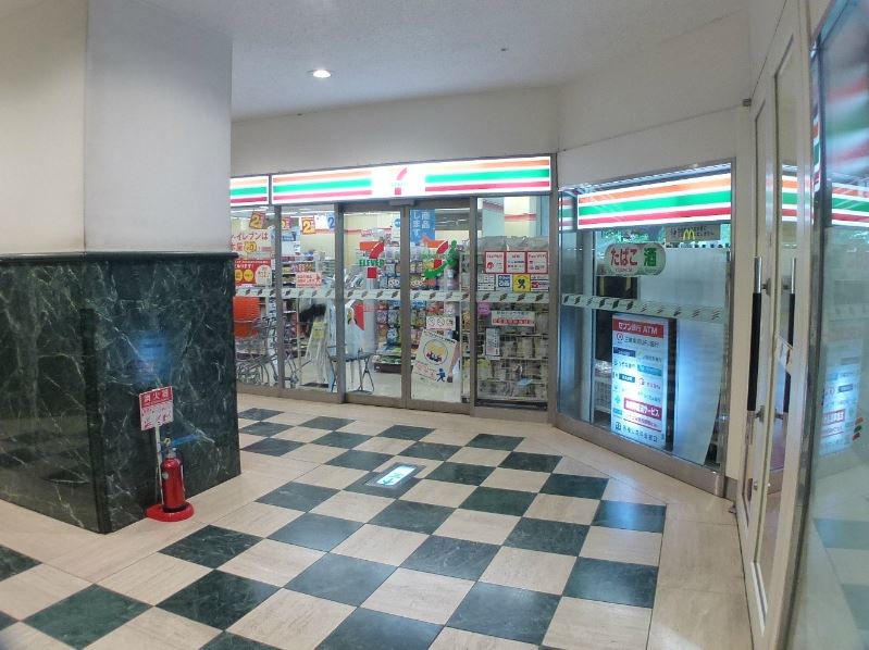 コンビニ　セブンイレブン 聖路加タワー店（コンビニ）まで333m