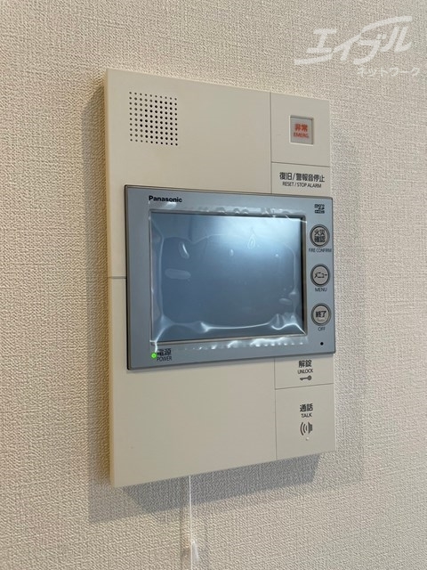セキュリティ　ＴＶモニター付きインターホンなので防犯面面良好です。