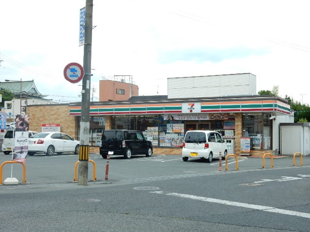 コンビニ　セブンイレブン橿原神宮前駅西口店（コンビニ）まで750m