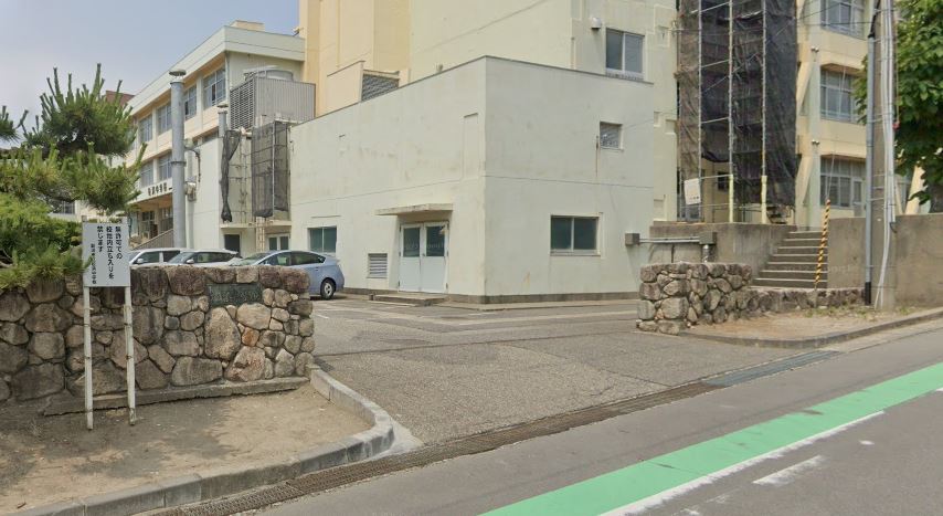 中学校　新潟市立松浜中学校（中学校）まで930m