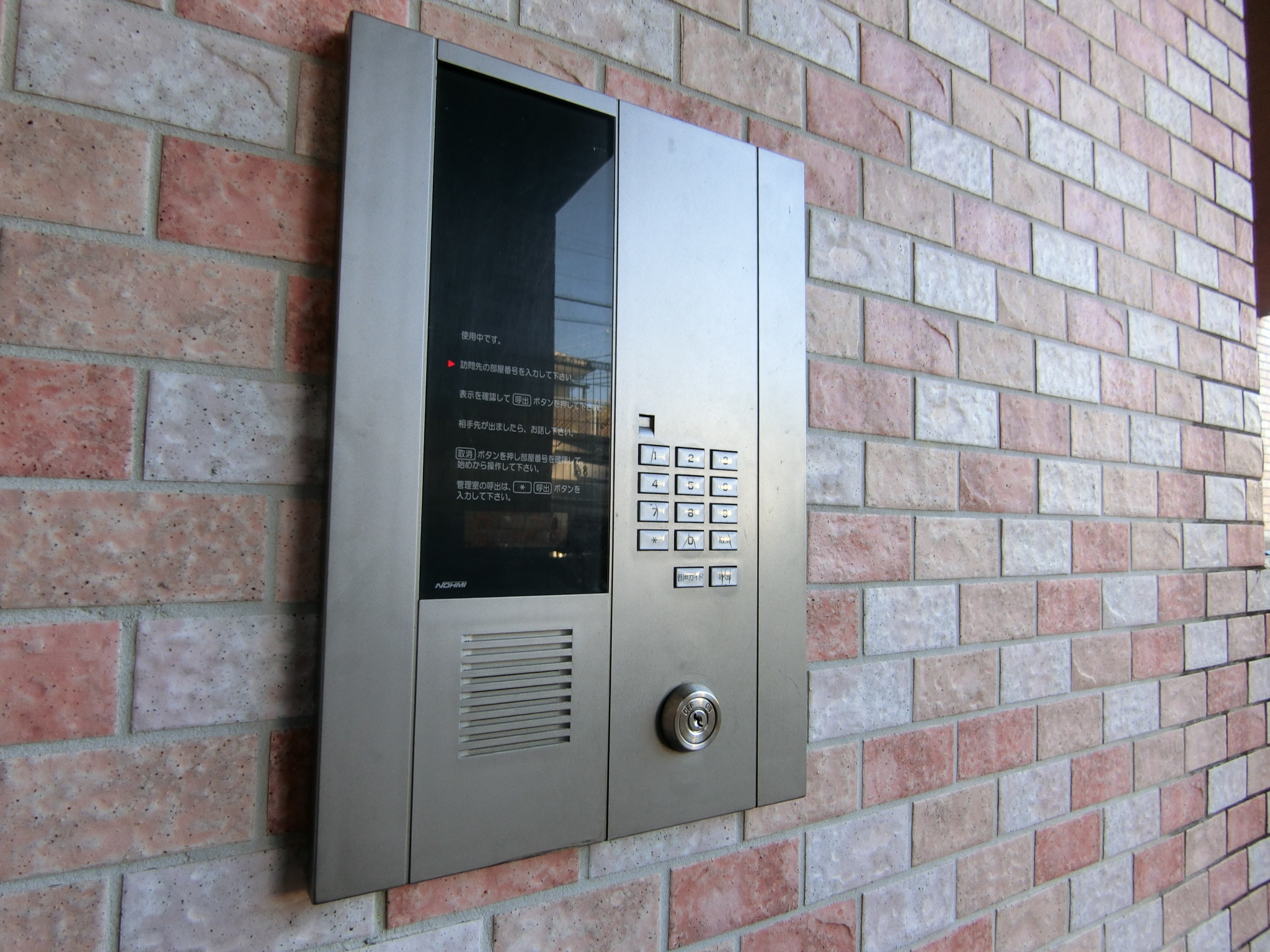 ロビー　オートロック付きで防犯対策◎